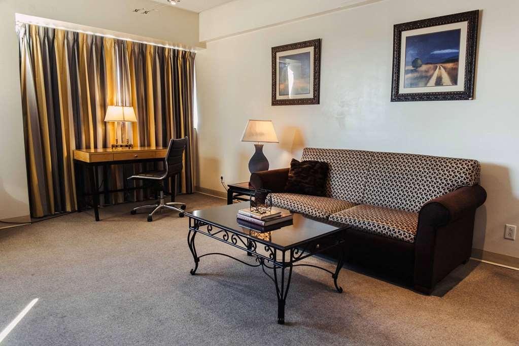 Stamford Suites (Adults Only) Room photo